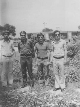 1.	Τσιρίκας, Παπαγιαννάκης, Τσιοπλής, Περήφανος σε μια αποστολή του Πυρσού.